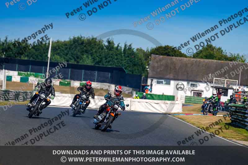 Vintage motorcycle club;eventdigitalimages;mallory park;mallory park trackday photographs;no limits trackdays;peter wileman photography;trackday digital images;trackday photos;vmcc festival 1000 bikes photographs